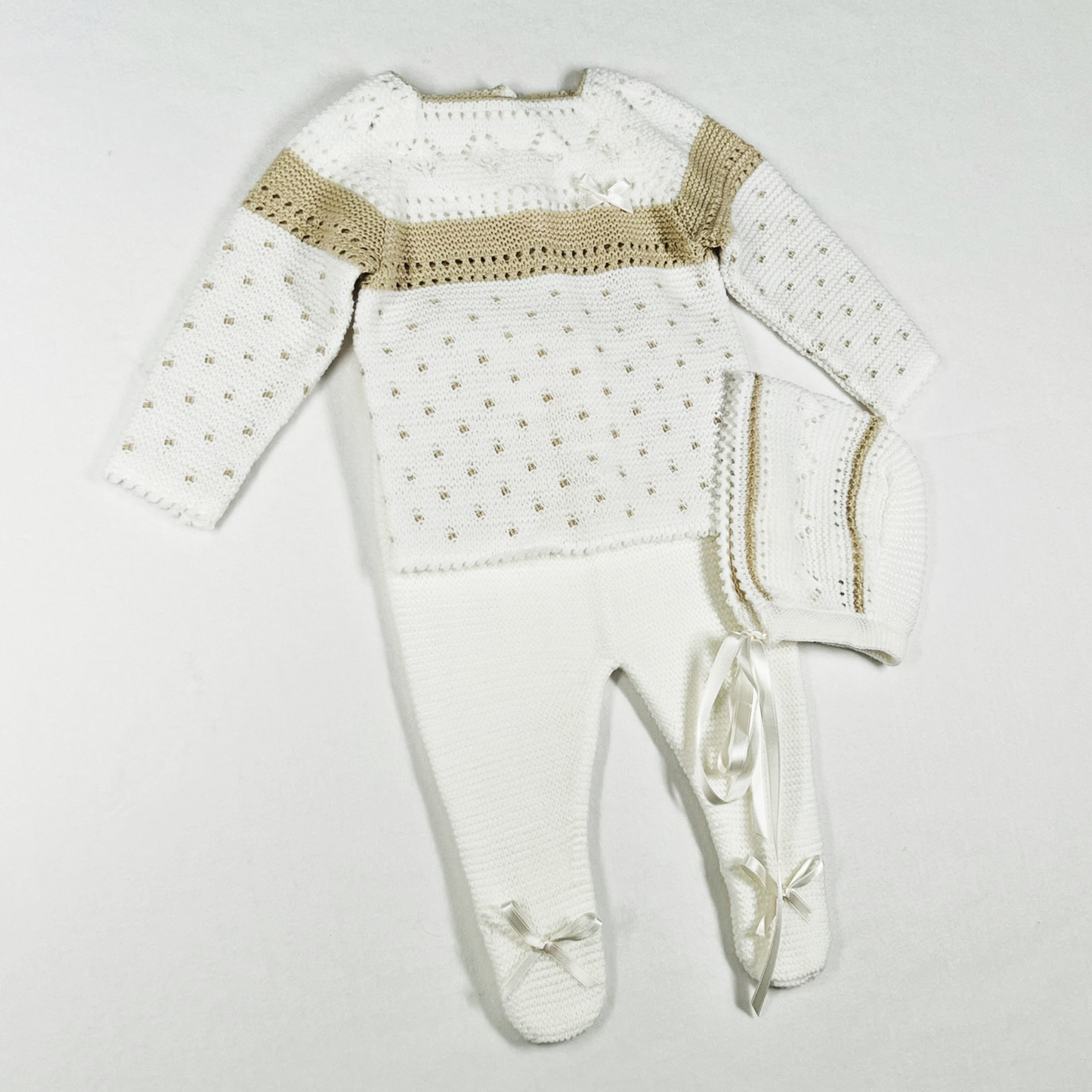 Newborn Baby Knit Outfit, Embossed Leaf (Beige)