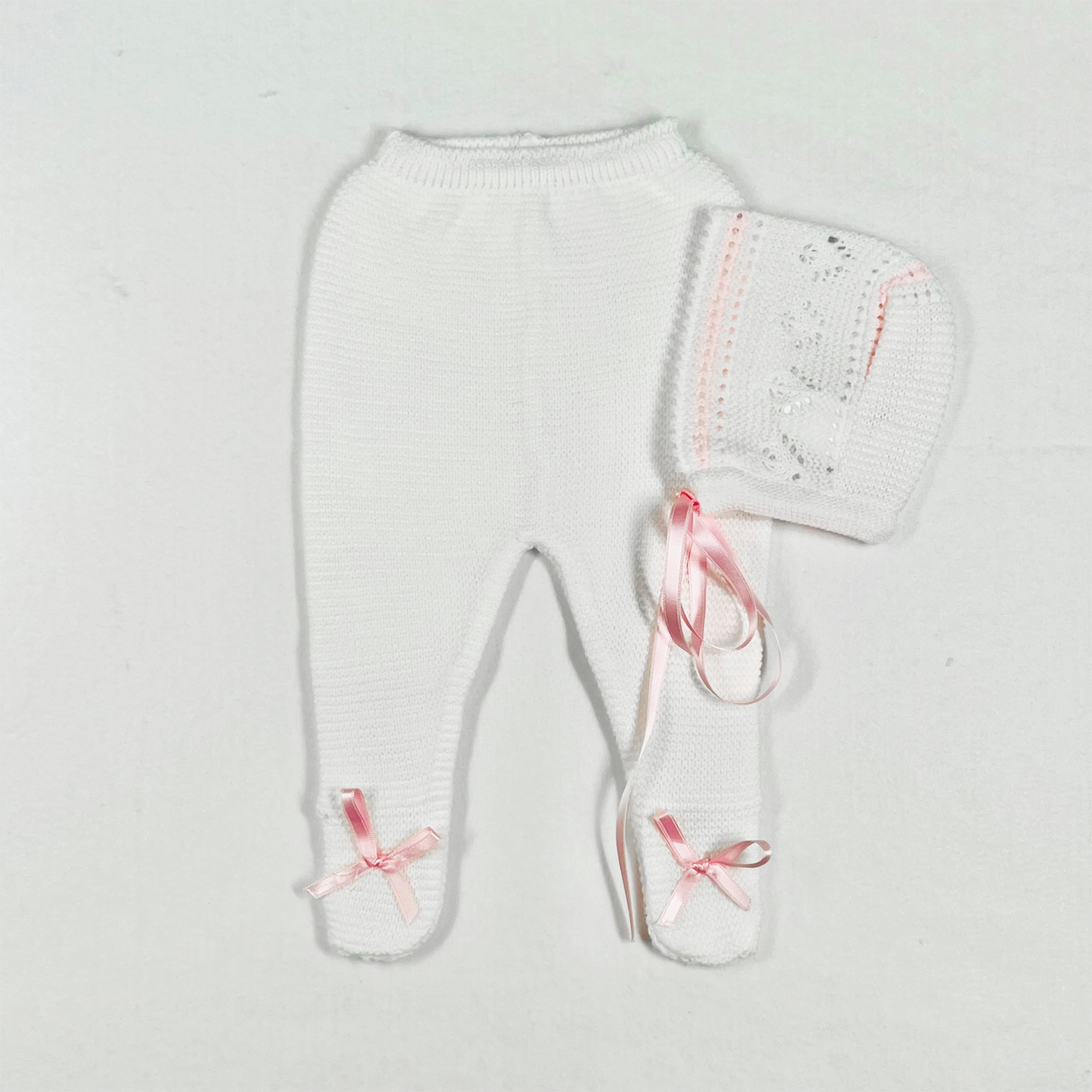 Newborn Baby Knit Outfit, Embossed Leaf (Pink)
