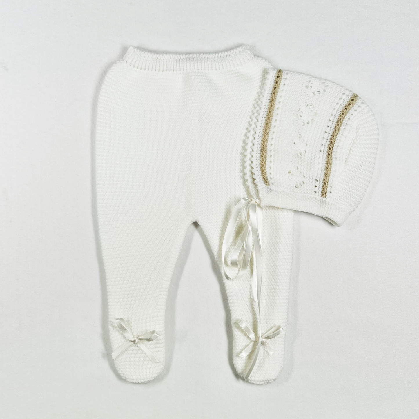 Newborn Baby Knit Outfit, Embossed Leaf (Beige)