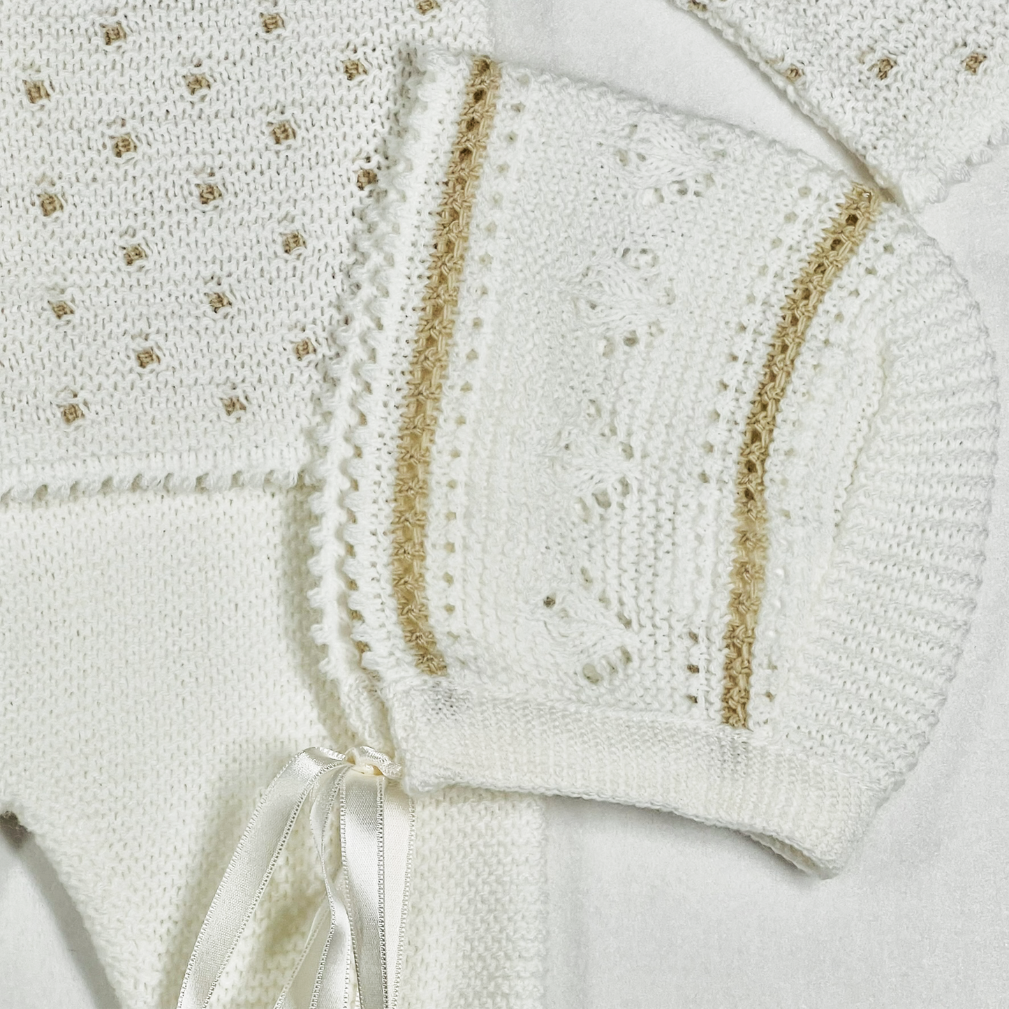 Newborn Baby Knit Outfit, Embossed Leaf (Beige)