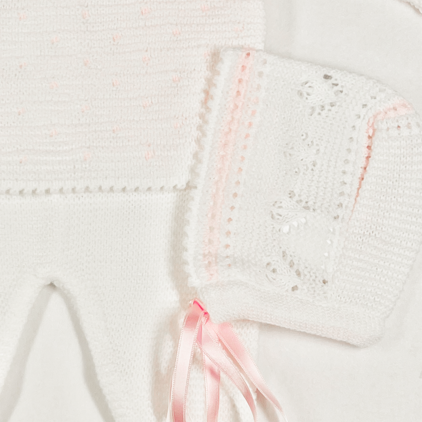 Newborn Baby Knit Outfit, Embossed Leaf (Pink)