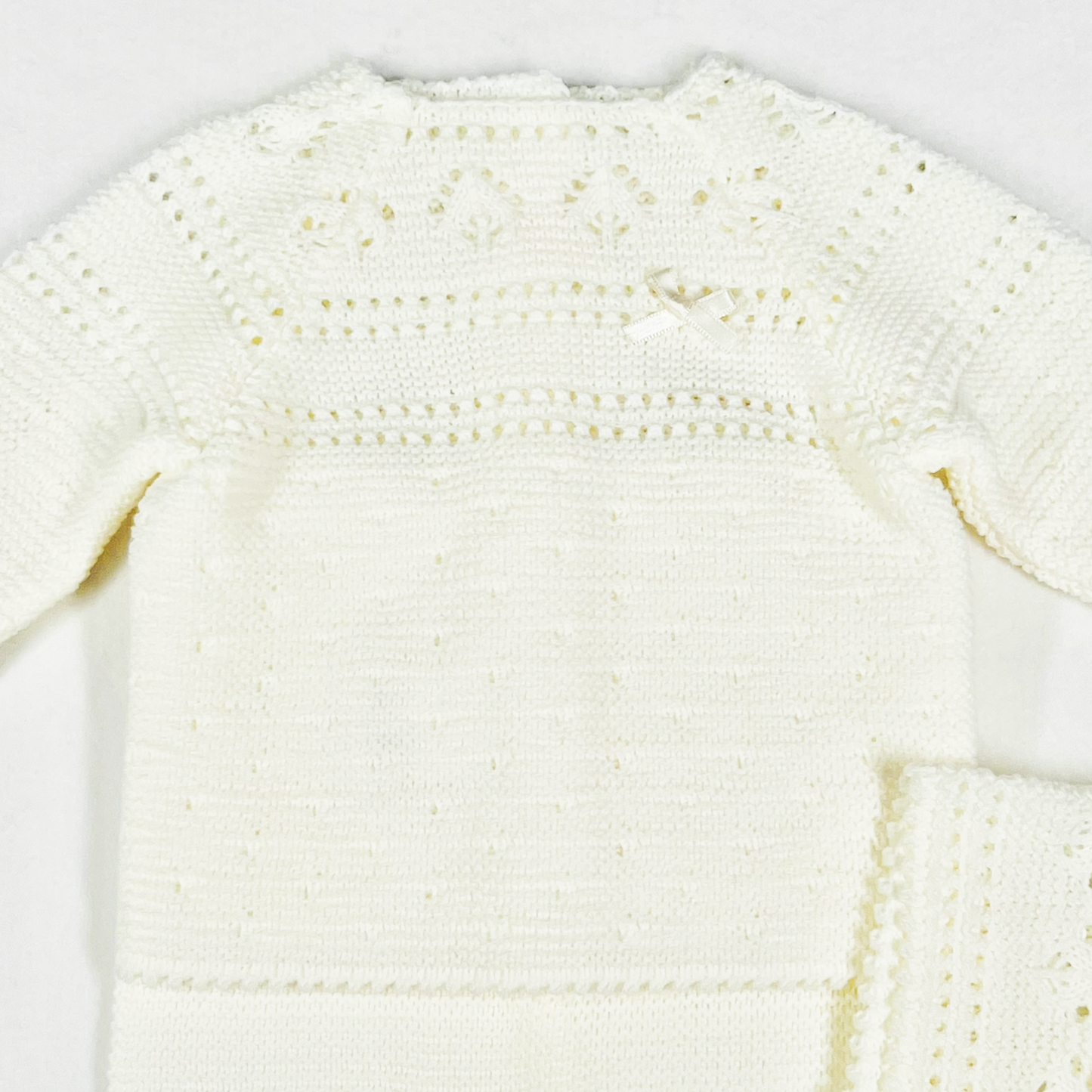 Newborn Baby Knit Outfit, Embossed Leaf (Off-White)