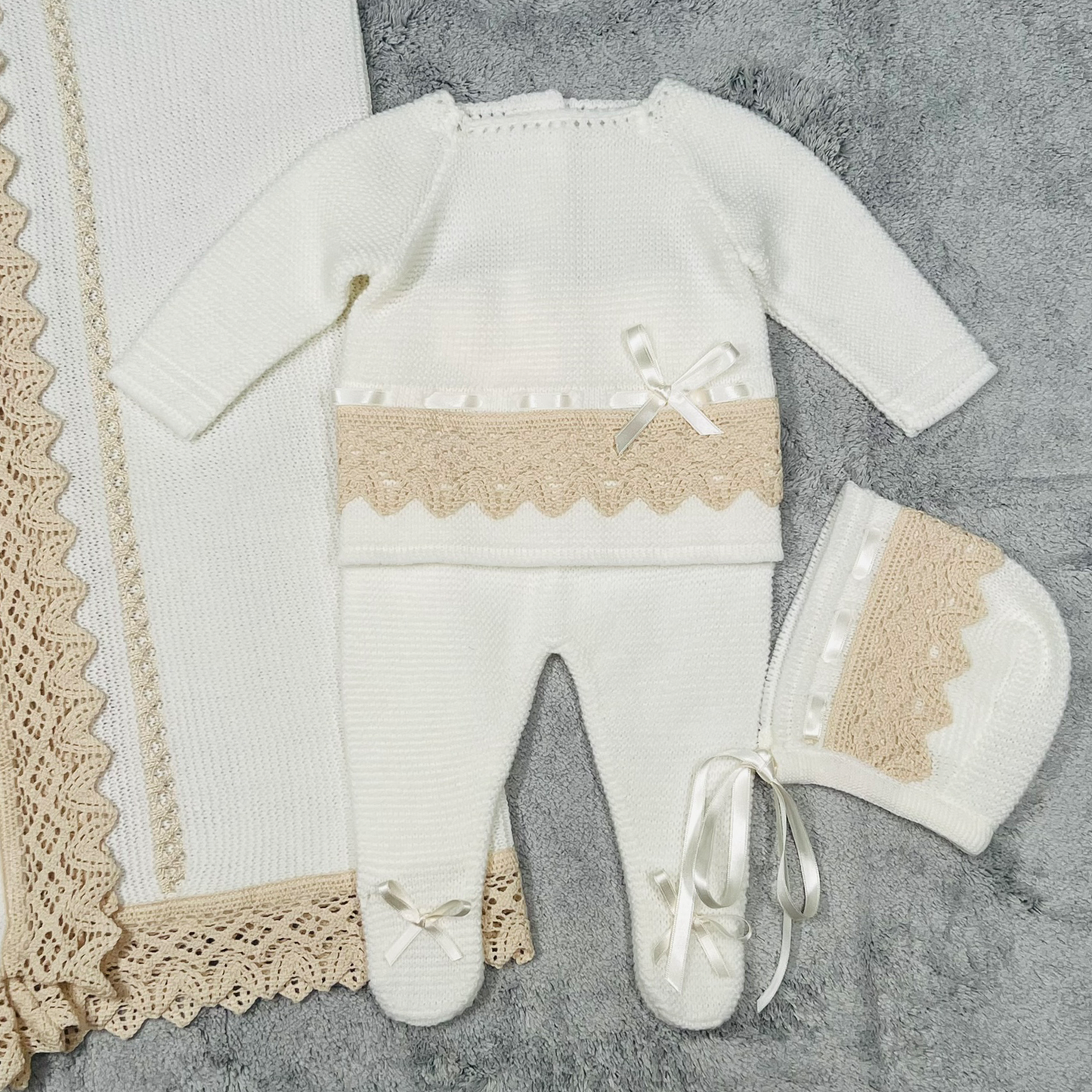 Newborn Baby Knit Outfit 4 pc Set, Blanket Included. Lace (Beige)